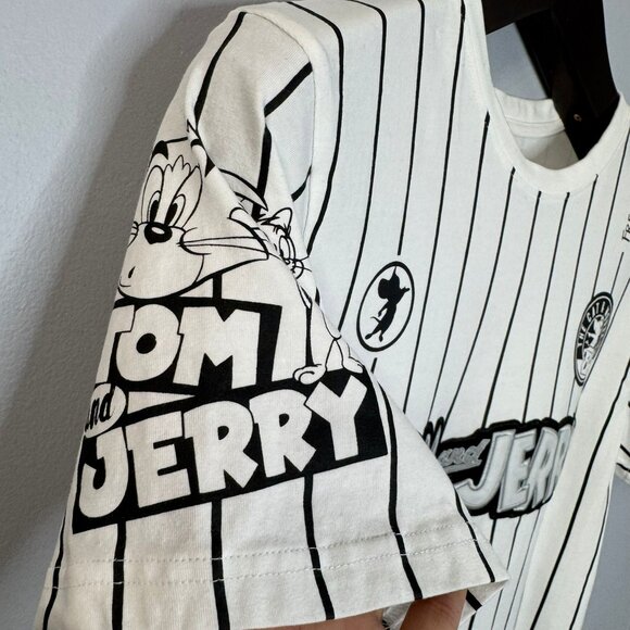 Tom and Jerry Crew Neck White Striped Frenemies Patch T Shirt Sz M - Picture 3 of 10